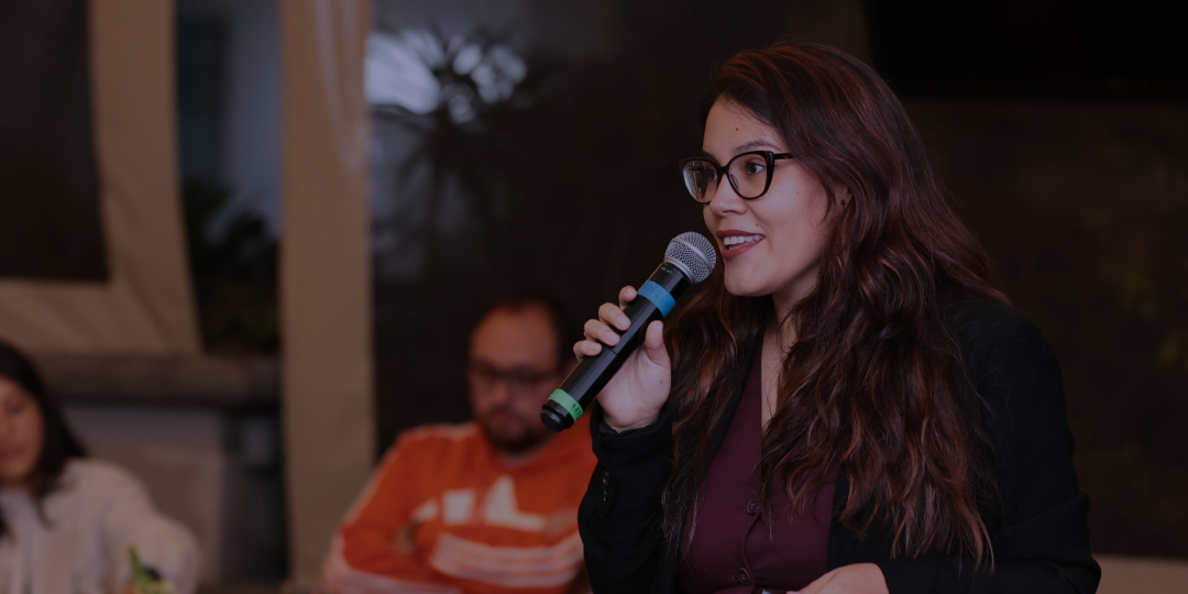 Las organizaciones no se transforman por tener más ideas en una pizarra.
